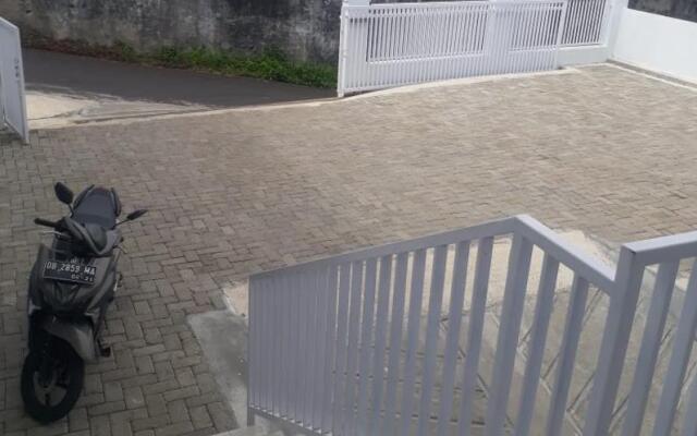 Paving Residence Manado RedPartner