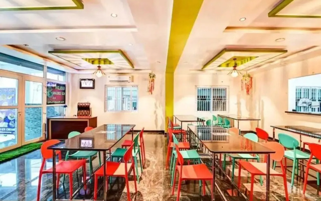 Hotel Karnataka Suites