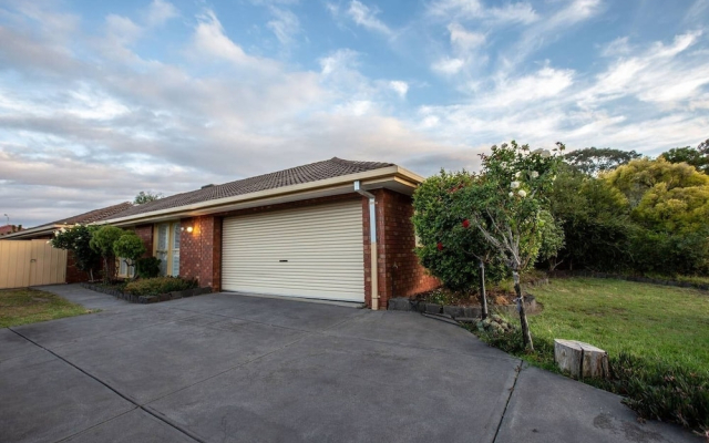 Quiet & Peaceful 3bed2bath Home @keilor Downs