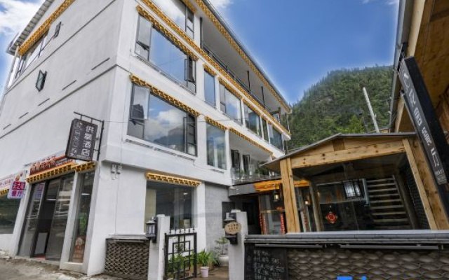 Mulberry Oxygen Supply  Hospital – Exterior – Deqin
