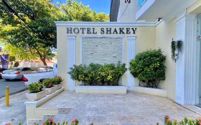 Hotel Shakey