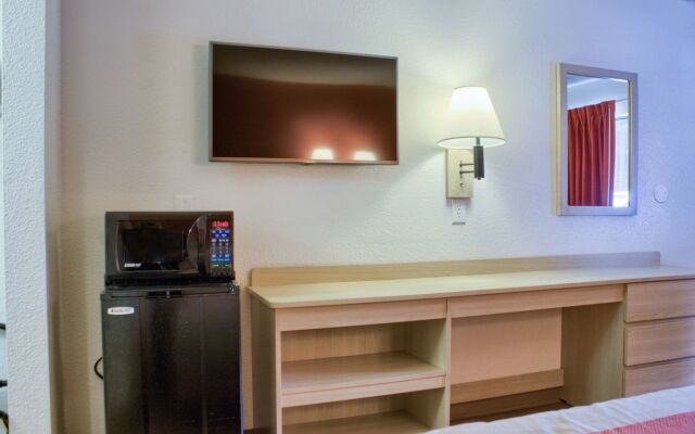 Motel 6 Seattle, WA - South