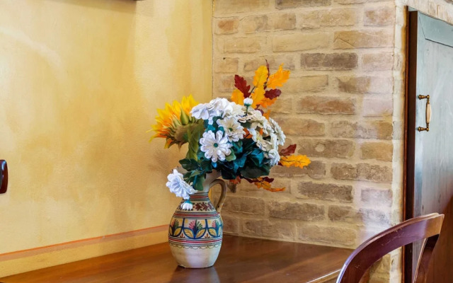 Elegant Apartment Only 1 Hour From Rome