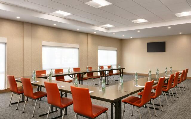 Holiday Inn Express & Suites Salisbury by IHG