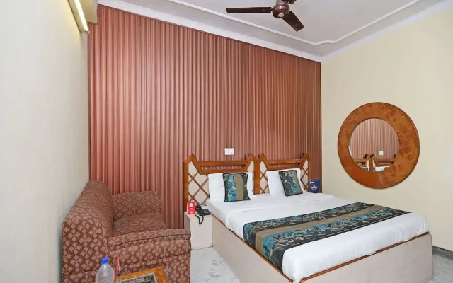 OYO Flagship 9554 Hotel Grand Plaza