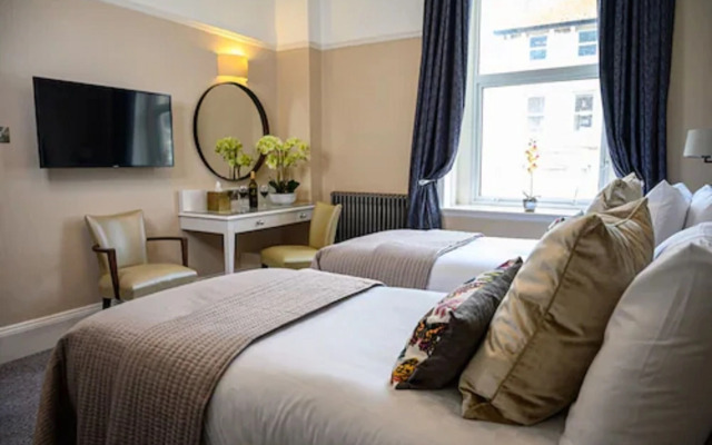 Queens Hotel