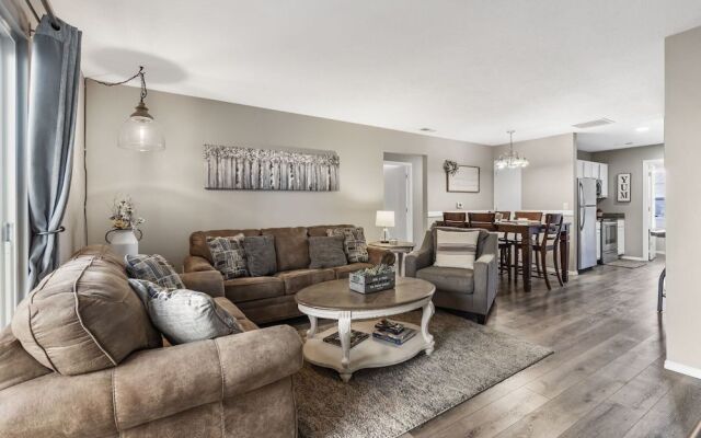 Ozark Overlook - Private Patio & Minutes to Attractions