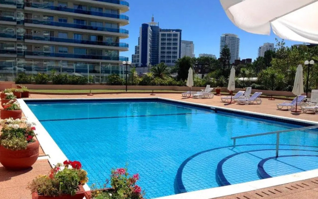 Long Beach, Parada 3