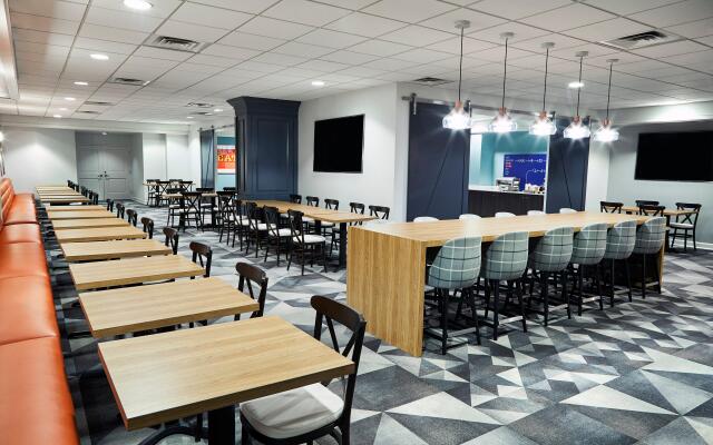 Holiday Inn Express Nashville Downtown - Broadway by IHG