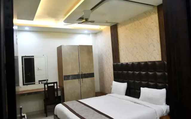 Goroomgo Naman Hotel and Banquet Kanpur