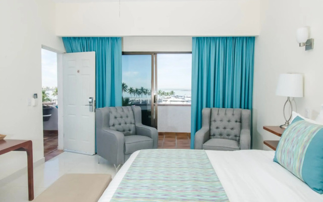 The Westmarine Waterfront Hotel