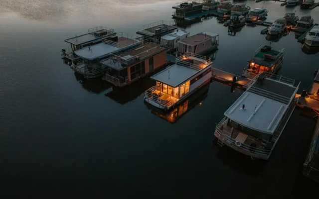Havel River Houseboat