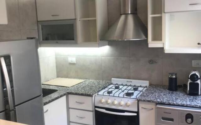 Hermoso departamento 2 amb.Zona pinos de anchorena