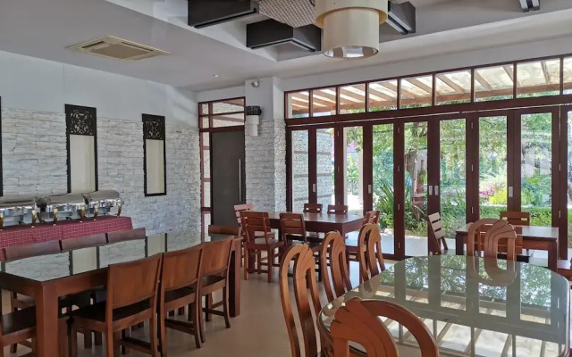 Tachawan Resort & Restaurant