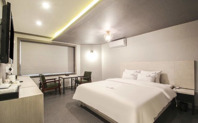 Haute Hotel Haeundae