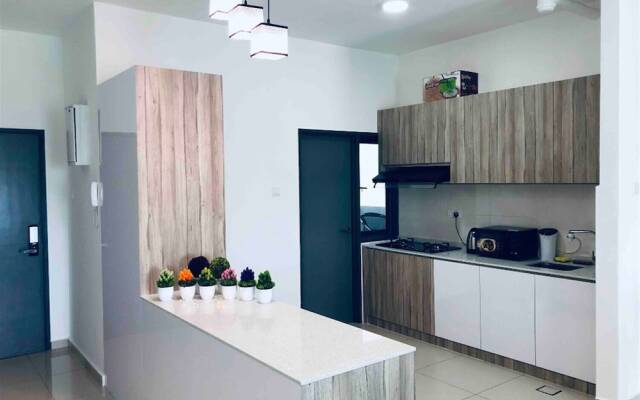 Midvalley Southkey Marina Residence By Elvis