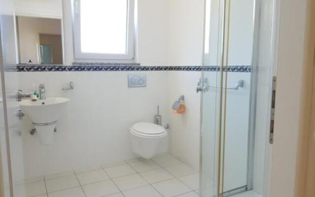 Apartment In Icici With Seaview Terrace Air Condition Wifi