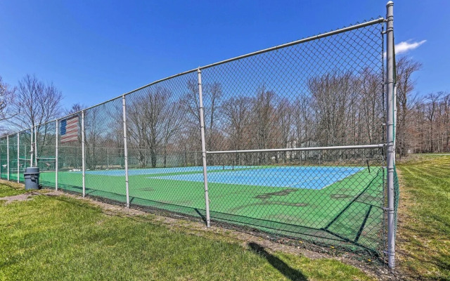 Pet-friendly Pocono Vacation Rental w/ Lake Access