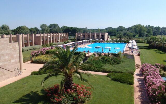 Cosmopolitan Golf & Beach Resort