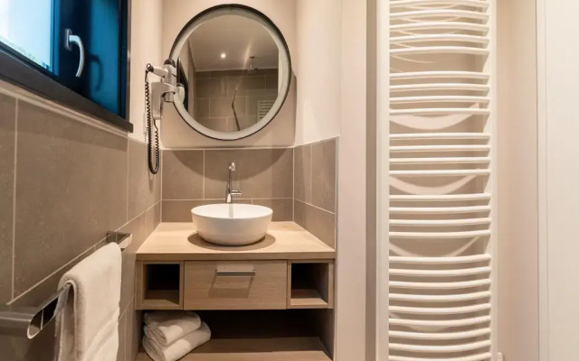 Forest-view Mansion, Hainaut