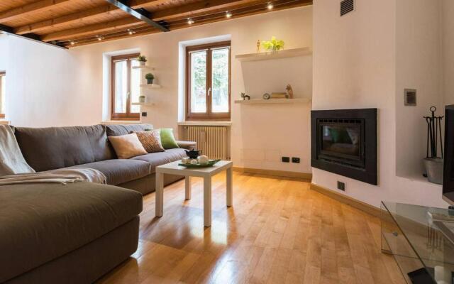 ALTIDO Spacious 2 BR Apt with Terrace in Cernobbio