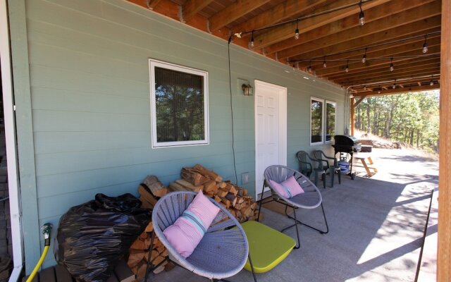 The Oaks Home Features Private Disc Golf Course by Redawning