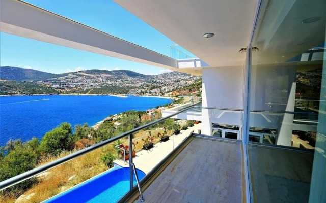 Villa Luminex by Akdenizvillam