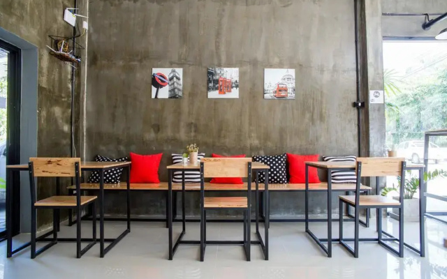 YOLO Chic House