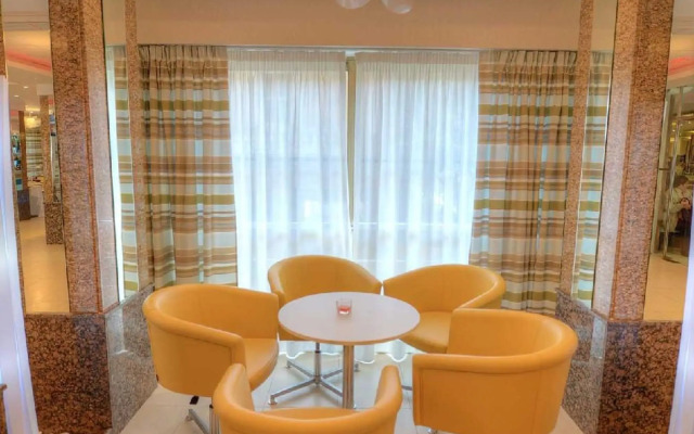 Rooms by Alexandra Hotel