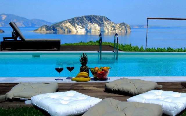 Exensian Villas & Suites