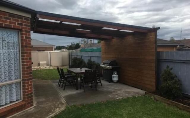 Numurkah Self Contained Apartments - The Saxton