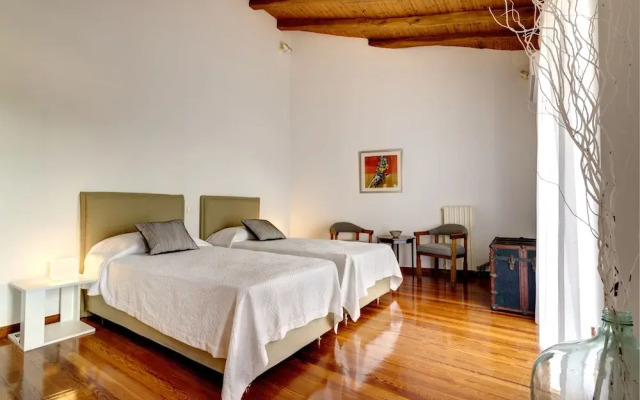 Traditional res next to Acropolis