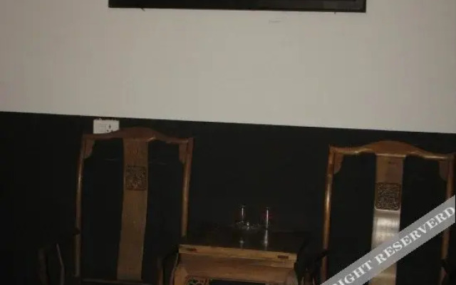 Lao Cheng Gen Hostel