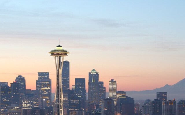 Seattle Urvan Village- Rainier