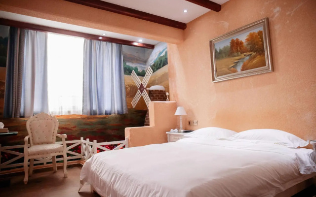 Jianyin World Theme Hotel