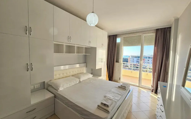 Sea View 1-bed Apartment in Vlore