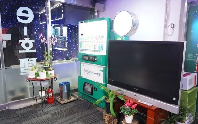e-Hotel
