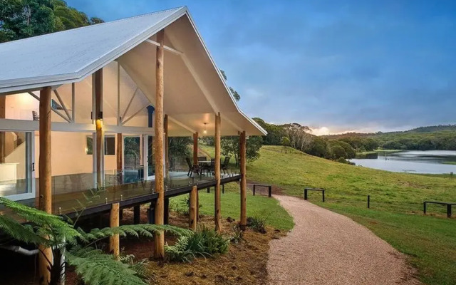 Lake House Watermark Estate Lake Tinaroo