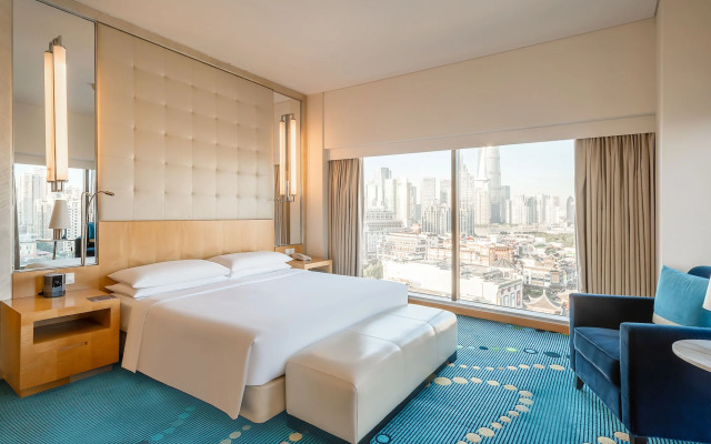 Renaissance Shanghai Yu Garden Hotel on the Bund