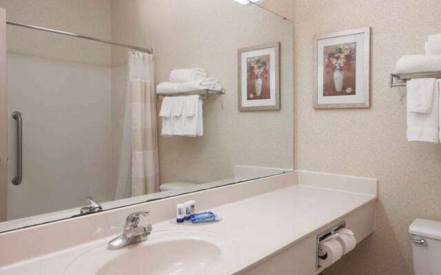Baymont by Wyndham Coon Rapids
