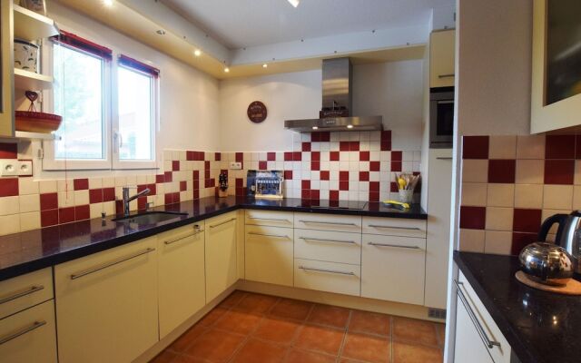 Elegant Villa in Les Mazes With Swimming Pool