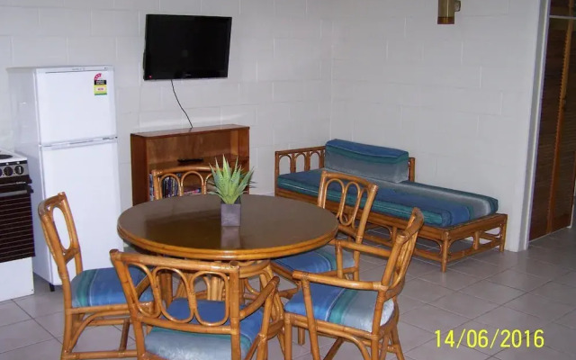 Magnetic Retreat Holiday Units