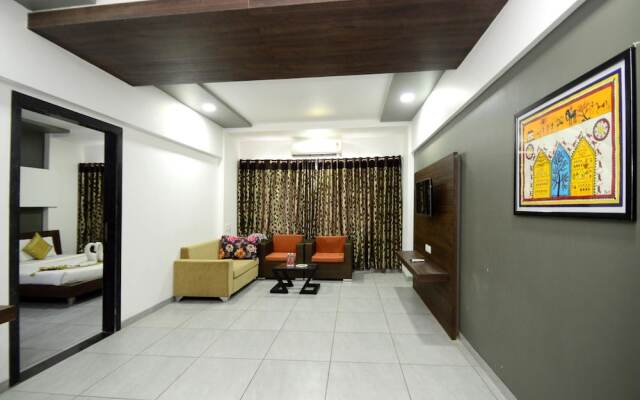 Crimson Park Shripriya Hotel