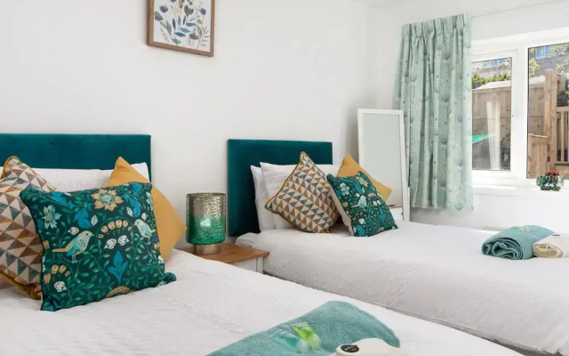 Ty Hapus - Close to Beach and Town