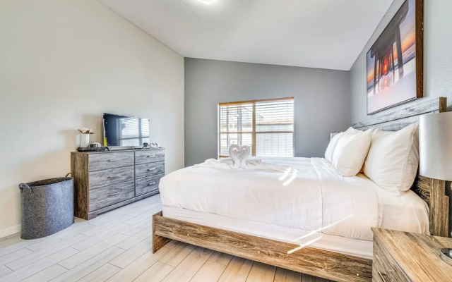 8 Mi to Disney Parks: Poolside Paradise!