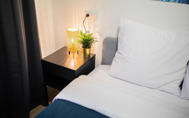 Alphabet 1 BR Apartment Ss177