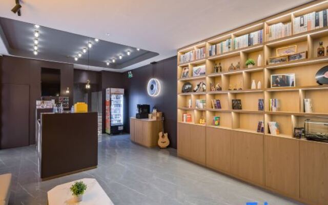 MANNSIC Hotel (Beijing Nongda Liudaokou Subway Station)