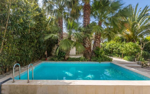Delux Apartment in Pula with Swimming Pool