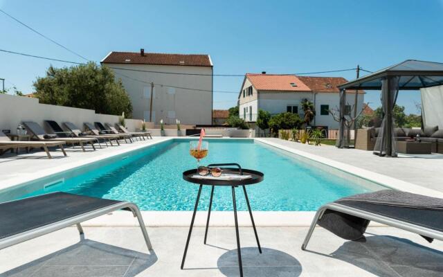 Poolincluded Villa Danijela