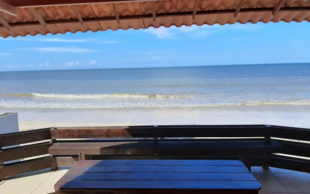 Casa à beira-mar, piscina